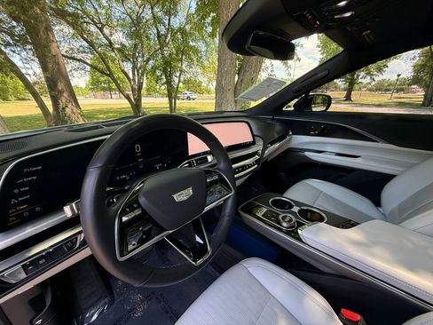 Used 2024 Cadillac Lyriq Sport RWD image 10