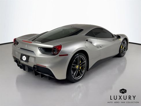 Used 2016 Ferrari 488 GTB image 6