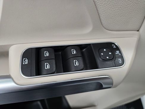 Certified 2025 Mercedes-Benz GLB 250 4MATIC image 30