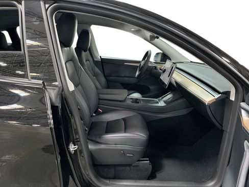 Certified 2023 Tesla Model Y Long Range AWD/4WD image 13