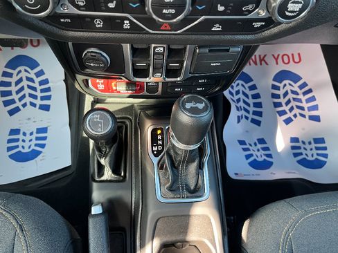 Used 2025 Jeep Wrangler Willys image 20