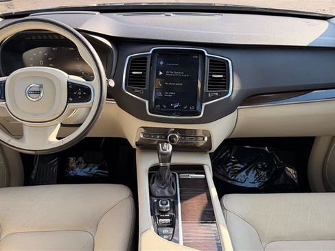 Used 2019 Volvo XC90 T6 Momentum w/ Protection Package Premier AWD/4WD image 17
