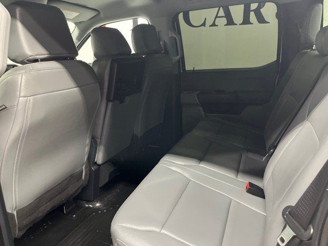 Used 2024 Ford F550 4x4 Crew Cab Super Duty image 32