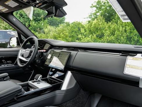 New 2026 Land Rover Range Rover SE AWD/4WD image 16