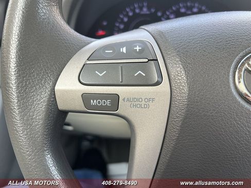 Used 2011 Toyota Camry LE image 16