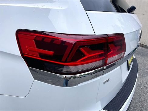 Certified 2022 Volkswagen Atlas SE FWD image 28