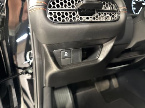 Used 2025 Honda HR-V Sport image 18