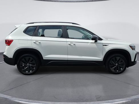 Used 2023 Volkswagen Taos S FWD image 2
