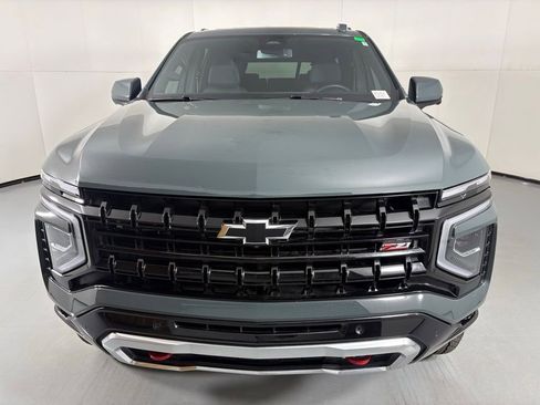 Used 2025 Chevrolet Tahoe Z71 w/ Comfort Package AWD/4WD image 3