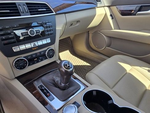 Used 2014 Mercedes-Benz C 250 Sedan image 25