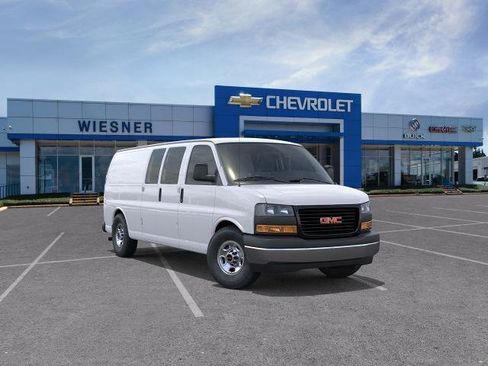 Used 2026 GMC Savana 2500 Extended RWD image 1