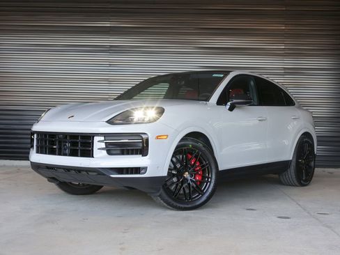 New 2025 Porsche Cayenne S image 1