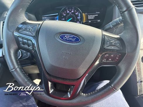 Used 2018 Ford Explorer XLT w/ Equipment Group 202A FWD image 8