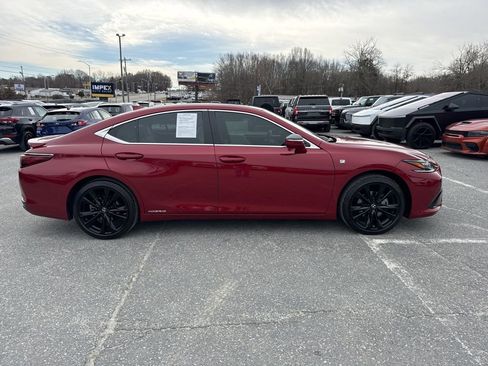 Used 2022 Lexus ES 300h F Sport image 6