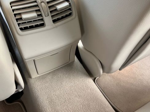 Used 2014 Mercedes-Benz E 350 Sedan image 17