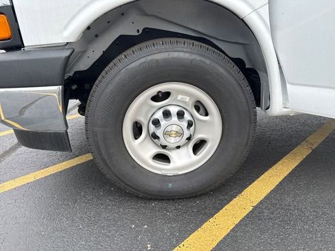 New 2025 Chevrolet Express 3500 Work Van w/ Power Convenience Package image 23