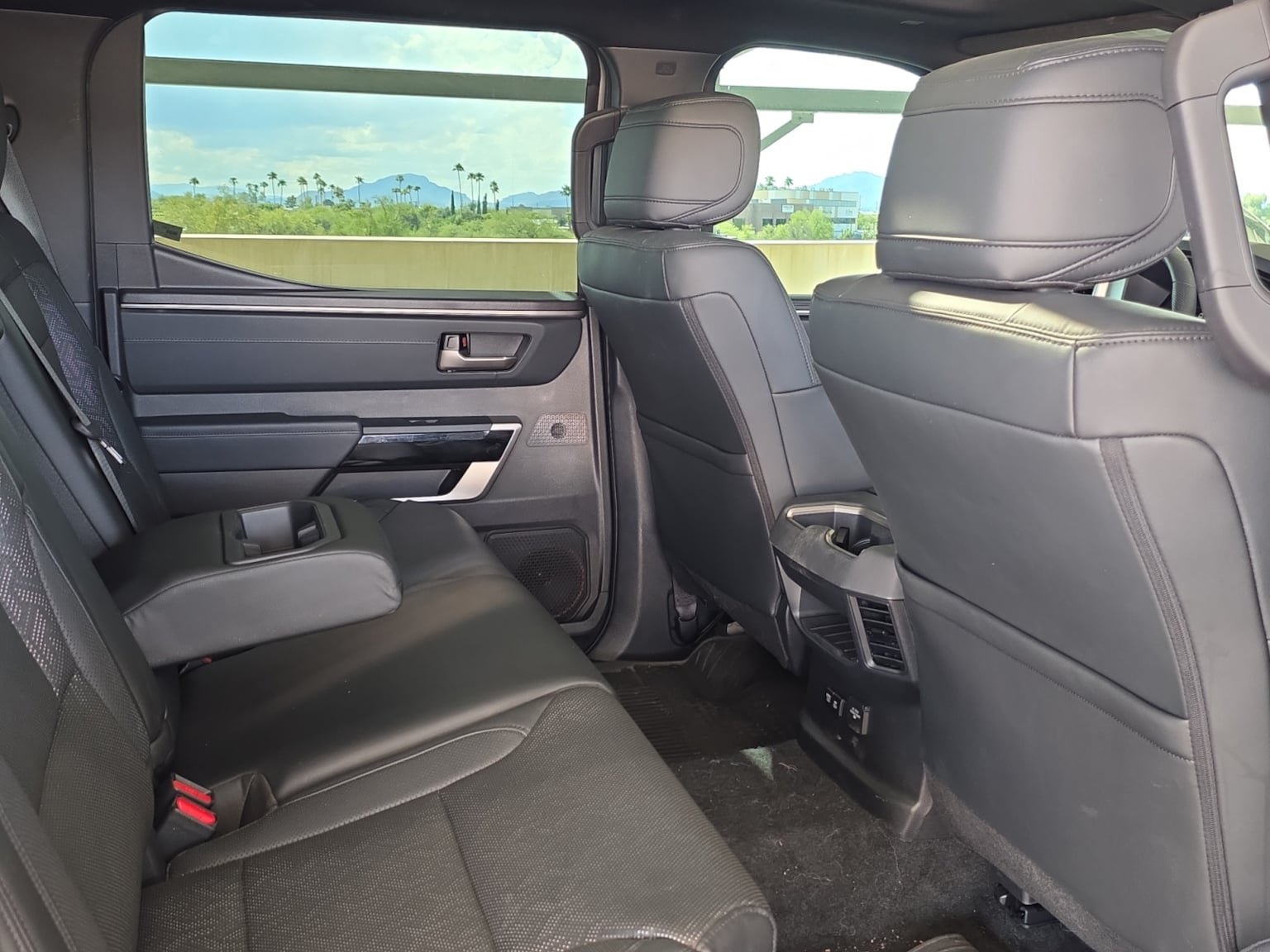 Used 2025 Toyota Tundra Limited AWD/4WD image 29