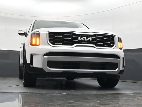 Used 2025 Kia Telluride S FWD image 48
