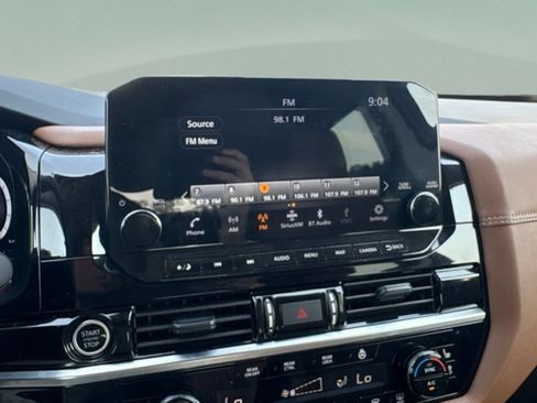 Used 2024 Nissan Pathfinder Platinum FWD image 12