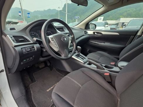 Used 2016 Nissan Sentra S FWD image 9