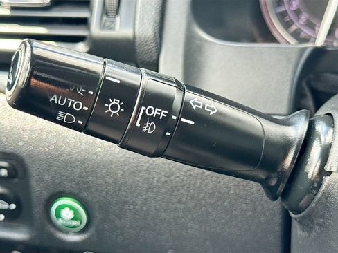 Used 2016 Honda Pilot Touring image 12