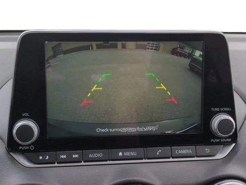 Used 2025 Nissan Sentra SV FWD image 20