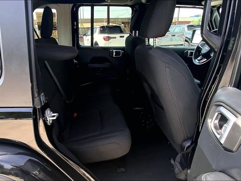 Used 2019 Jeep Wrangler Unlimited Sahara AWD/4WD image 20