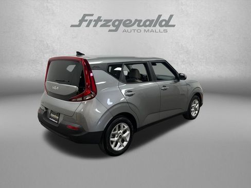 Used 2022 Kia Soul S FWD image 6