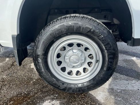 New 2025 Chevrolet Colorado W/T image 30