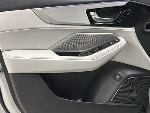 Used 2022 Acura MDX SH-AWD w/ Technology Package image 13