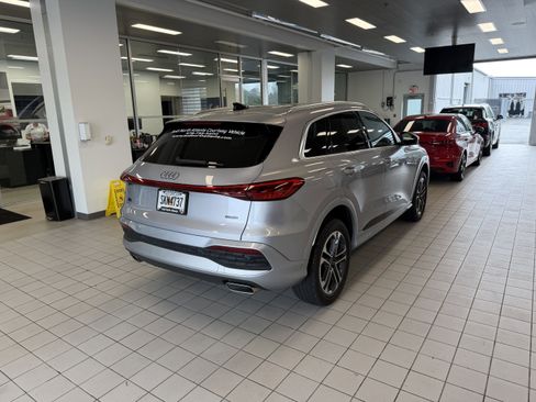 Used 2025 Audi Q5 Premium Plus w/ Premium Plus image 5