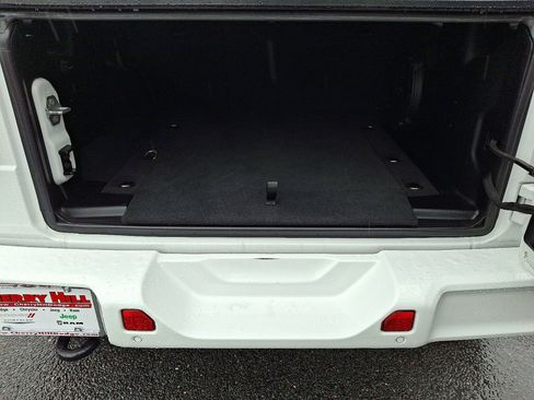 Certified 2021 Jeep Wrangler Unlimited Sahara image 18