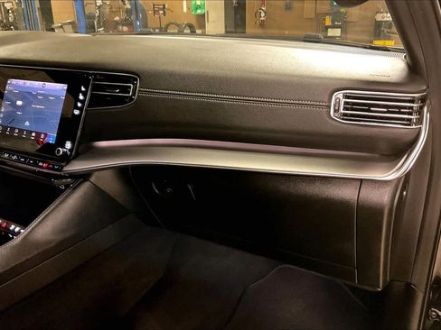 Used 2024 Jeep Wagoneer Series II image 16