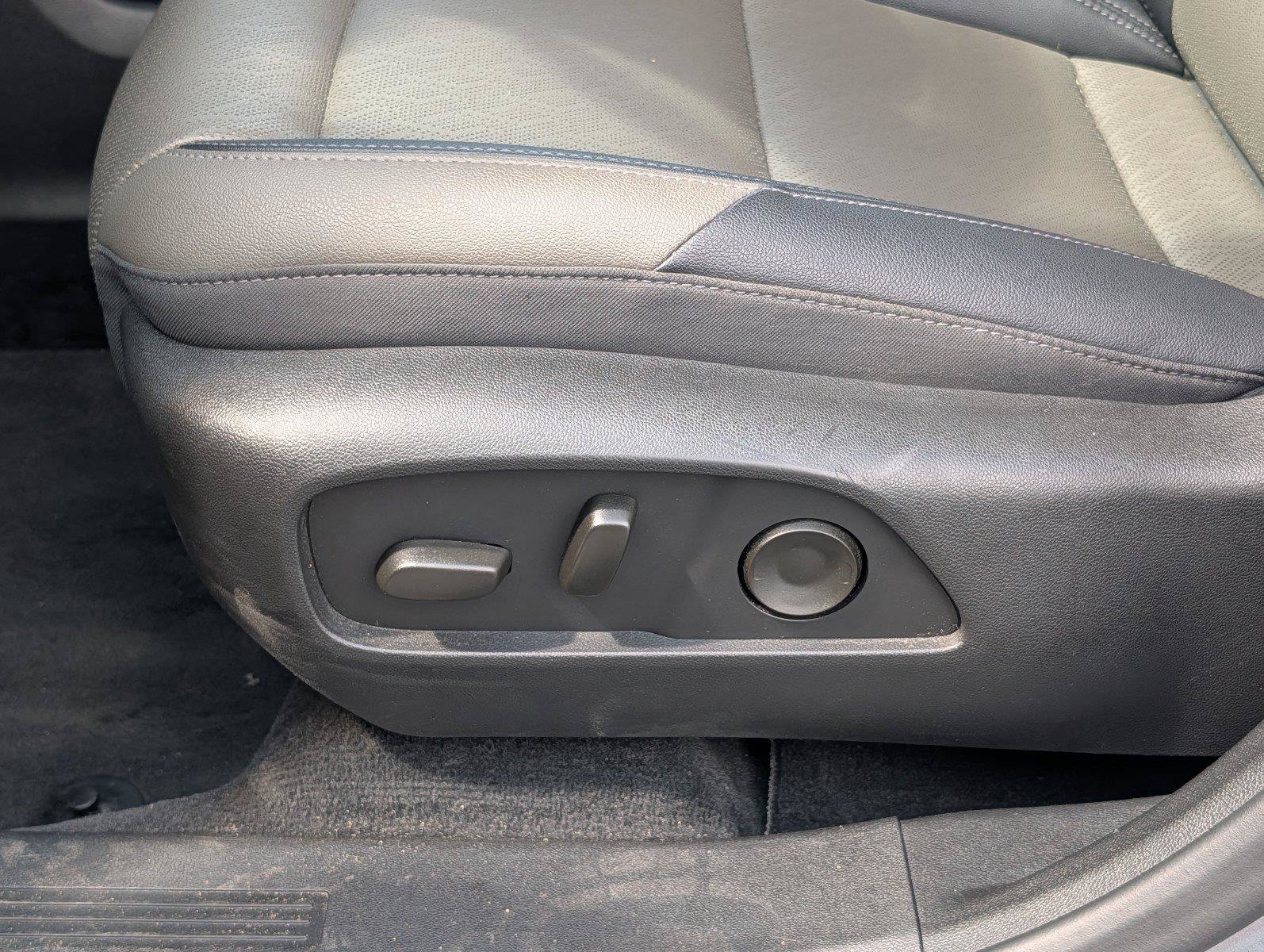 Certified 2025 Chevrolet Equinox LT w/ Convenience Package II AWD/4WD image 11