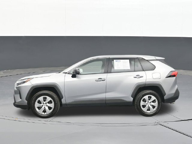 Used 2025 Toyota RAV4 LE AWD/4WD image 8