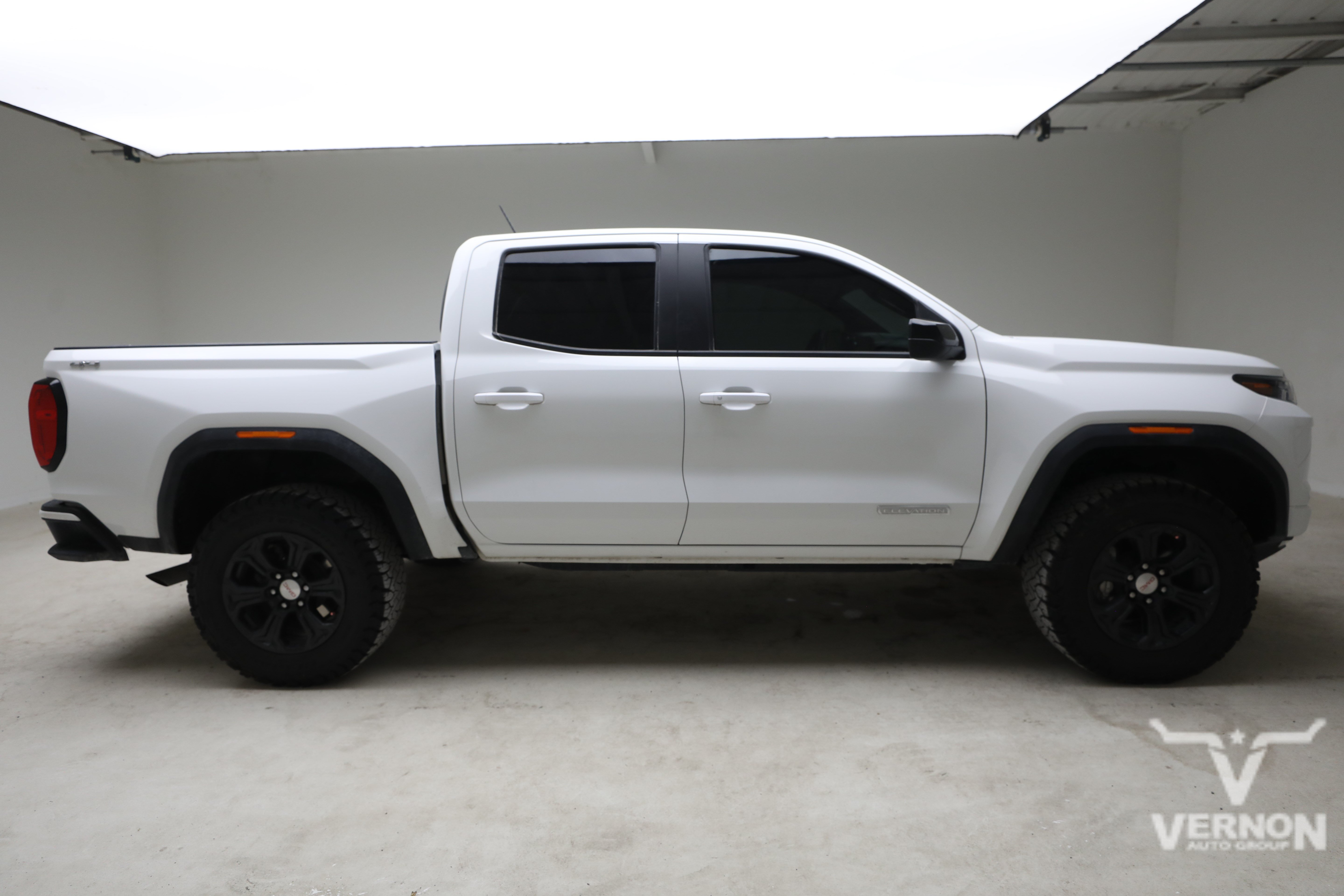 Used 2024 GMC Canyon Elevation w/ Elevation Premium Package AWD/4WD image 6