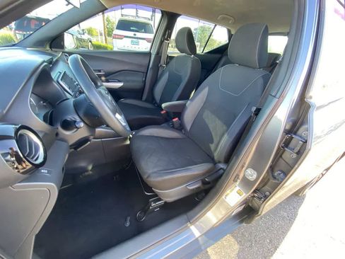 Used 2018 Nissan Kicks SV FWD image 11