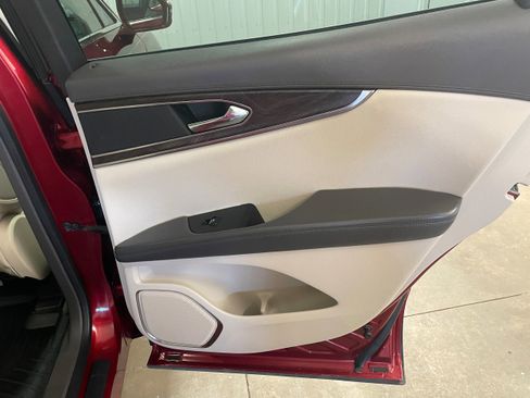 Used 2016 Lincoln MKX Select w/ Climate Package image 30