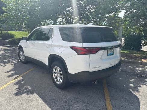 Used 2023 Chevrolet Traverse LS FWD image 4