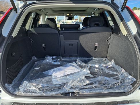 New 2026 Volvo XC60 B5 Ultra w/ Protection Package Premier image 8