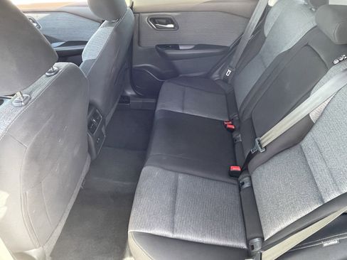 Used 2023 Nissan Rogue SV image 15