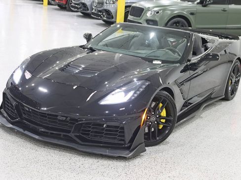 Used 2016 Chevrolet Corvette Stingray Convertible w/ 3LT Preferred Equipment Group image 7