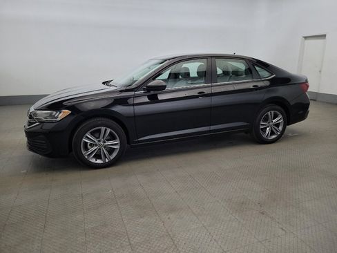 Used 2023 Volkswagen Jetta SE FWD image 2