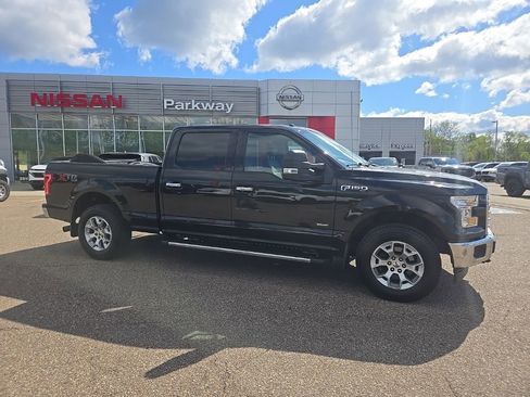 Used 2017 Ford F150 XLT w/ Equipment Group 302A Luxury image 7