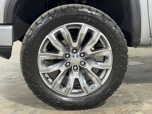 Used 2025 GMC Sierra 1500 Denali AWD/4WD image 10