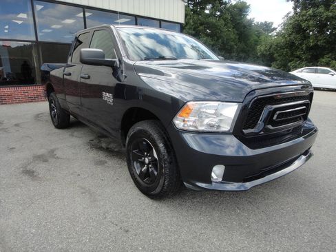 Used 2019 RAM 1500 Express AWD/4WD image 3