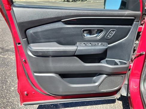 Used 2023 Honda Pilot Touring image 12