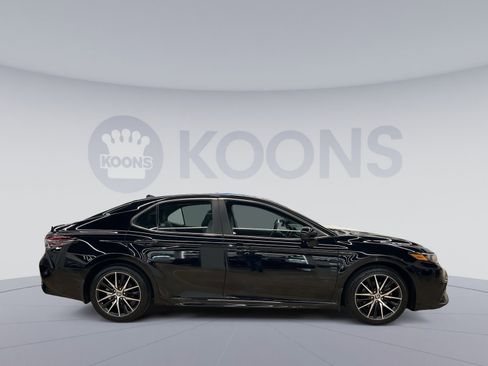 Used 2021 Toyota Camry SE FWD image 7