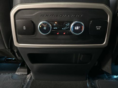 Used 2024 Ford Expedition Limited AWD/4WD image 32