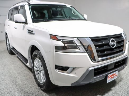 Used 2023 Nissan Armada SV RWD image 5